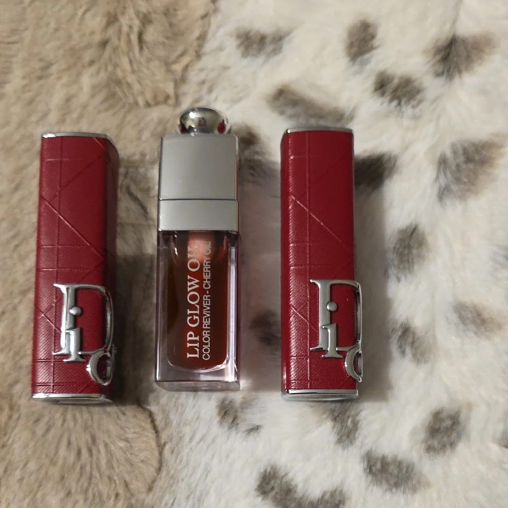 Dior Lipstick Case in Bold Red With The Dior Addict Lip Glow Oil - Picture 3 of 6